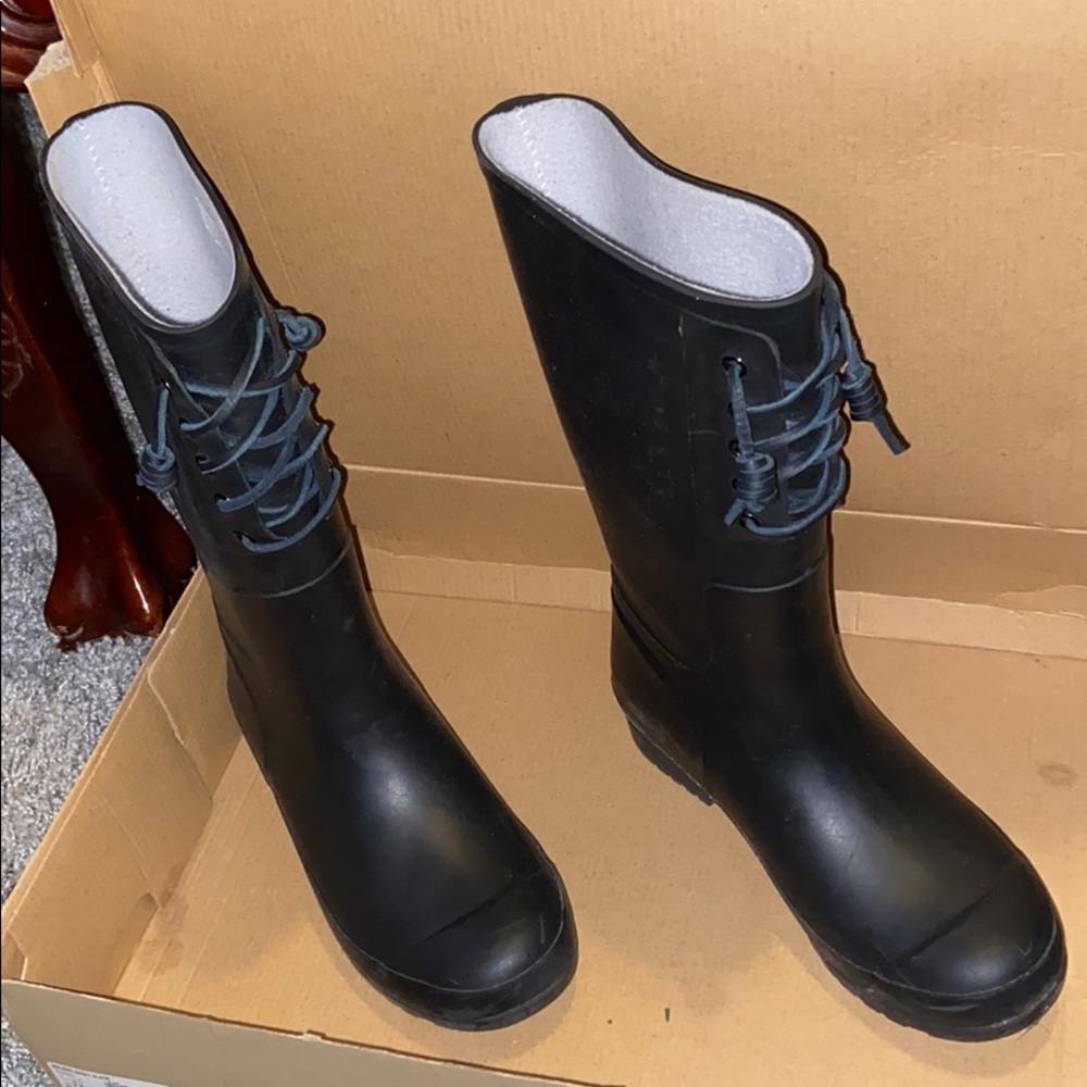 Sperry rain boots